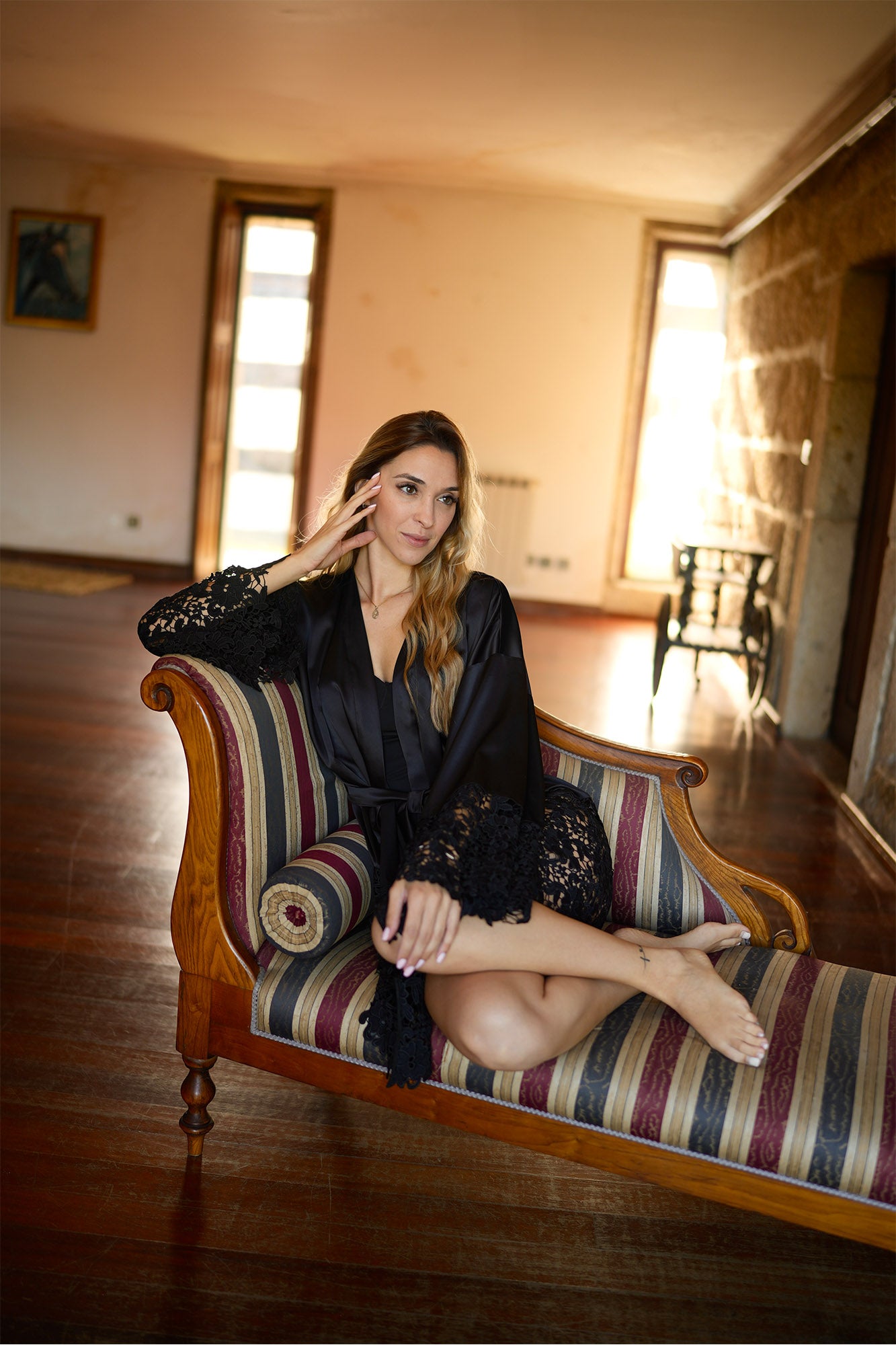 Quimono Seda Preta com Renda