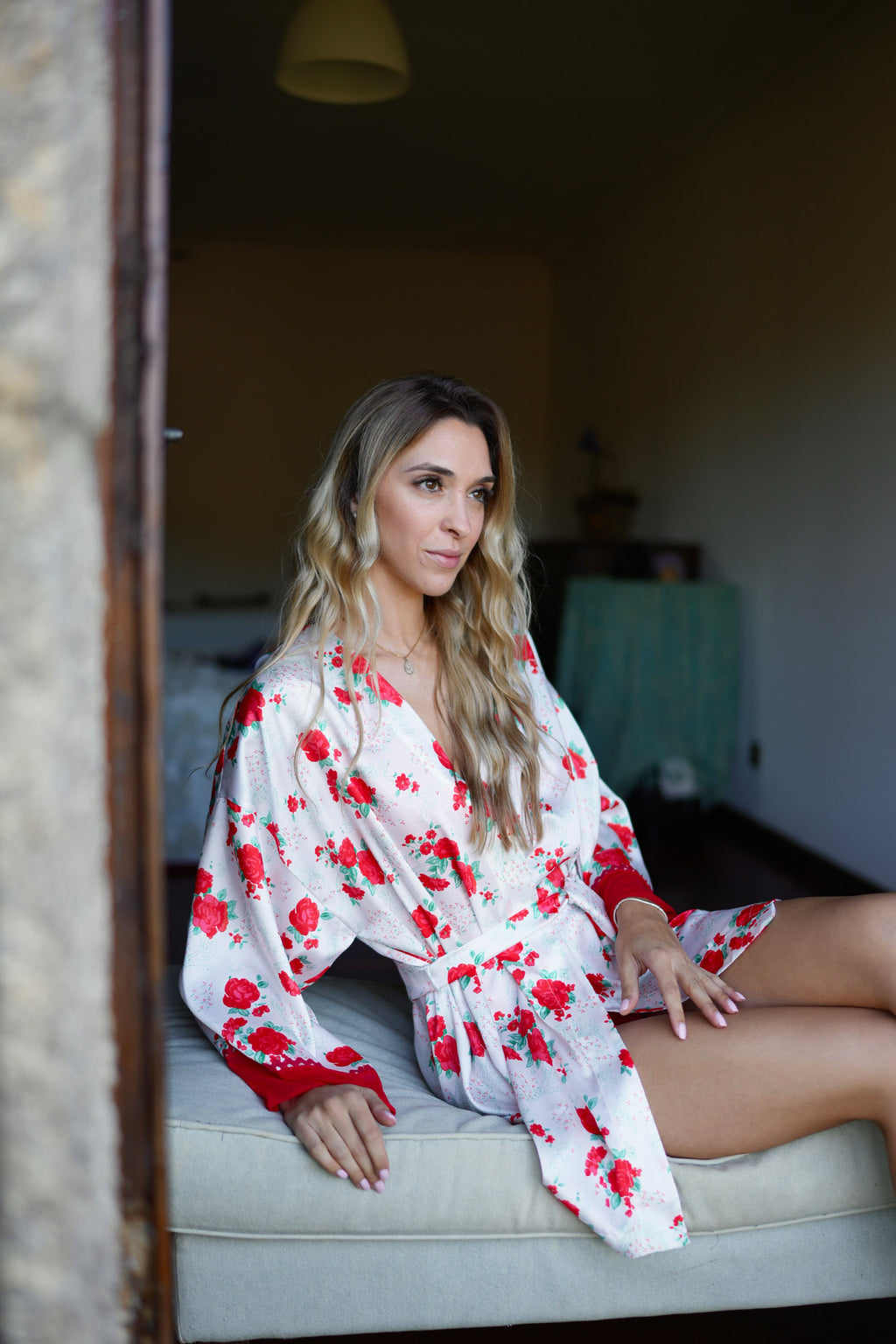 Quimono de Seda Rosas Vermelhas Limited Edition