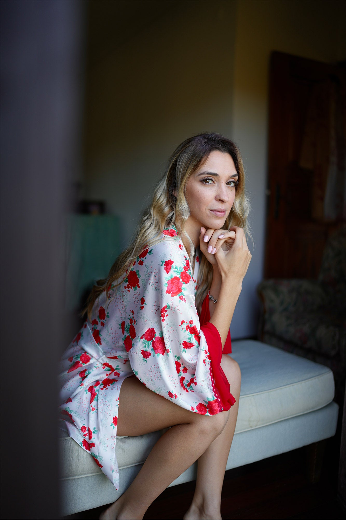 Quimono de Seda Rosas Vermelhas Limited Edition