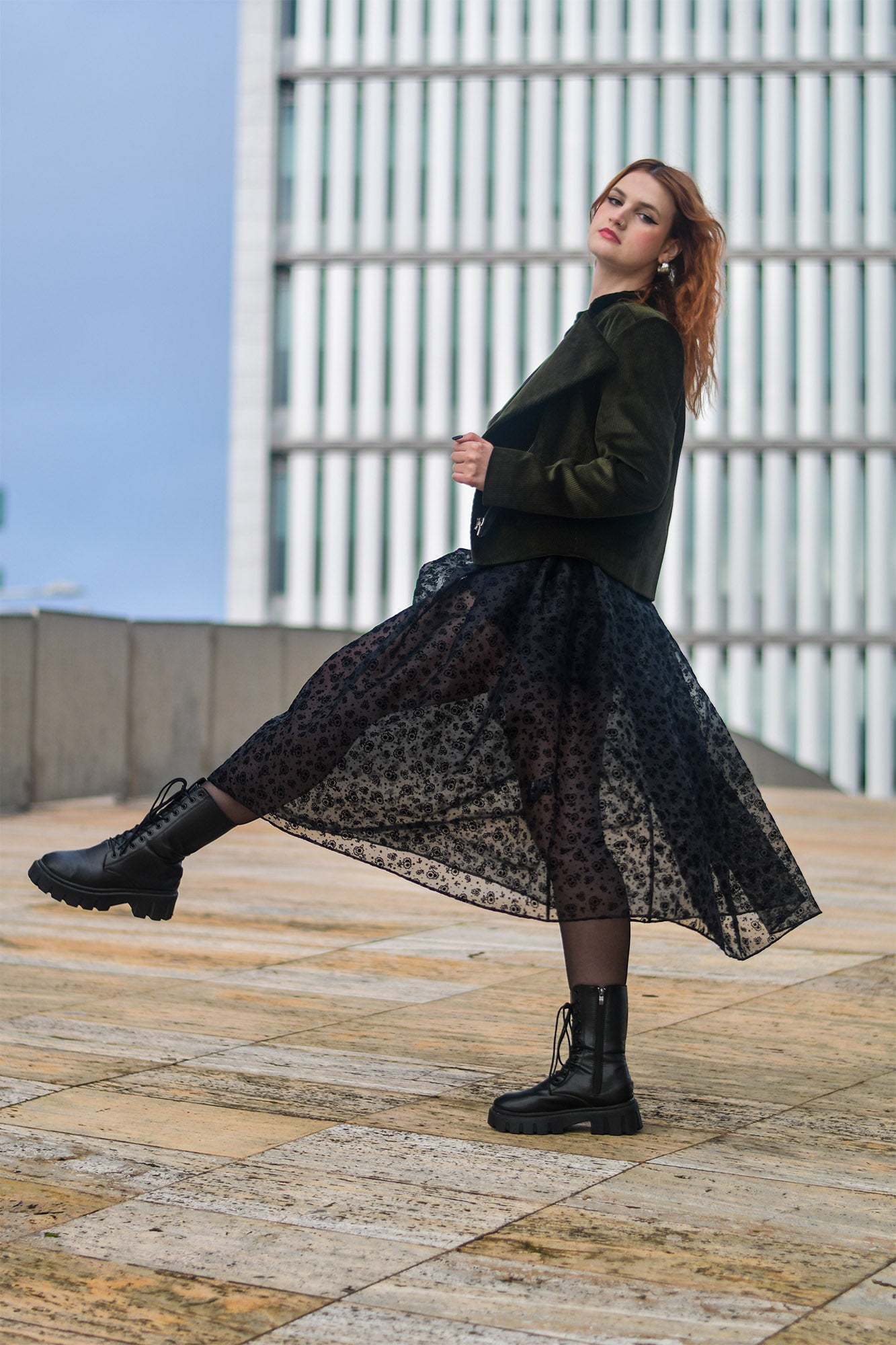 Saia Midi de Tule Bordado Preto Limited Edition