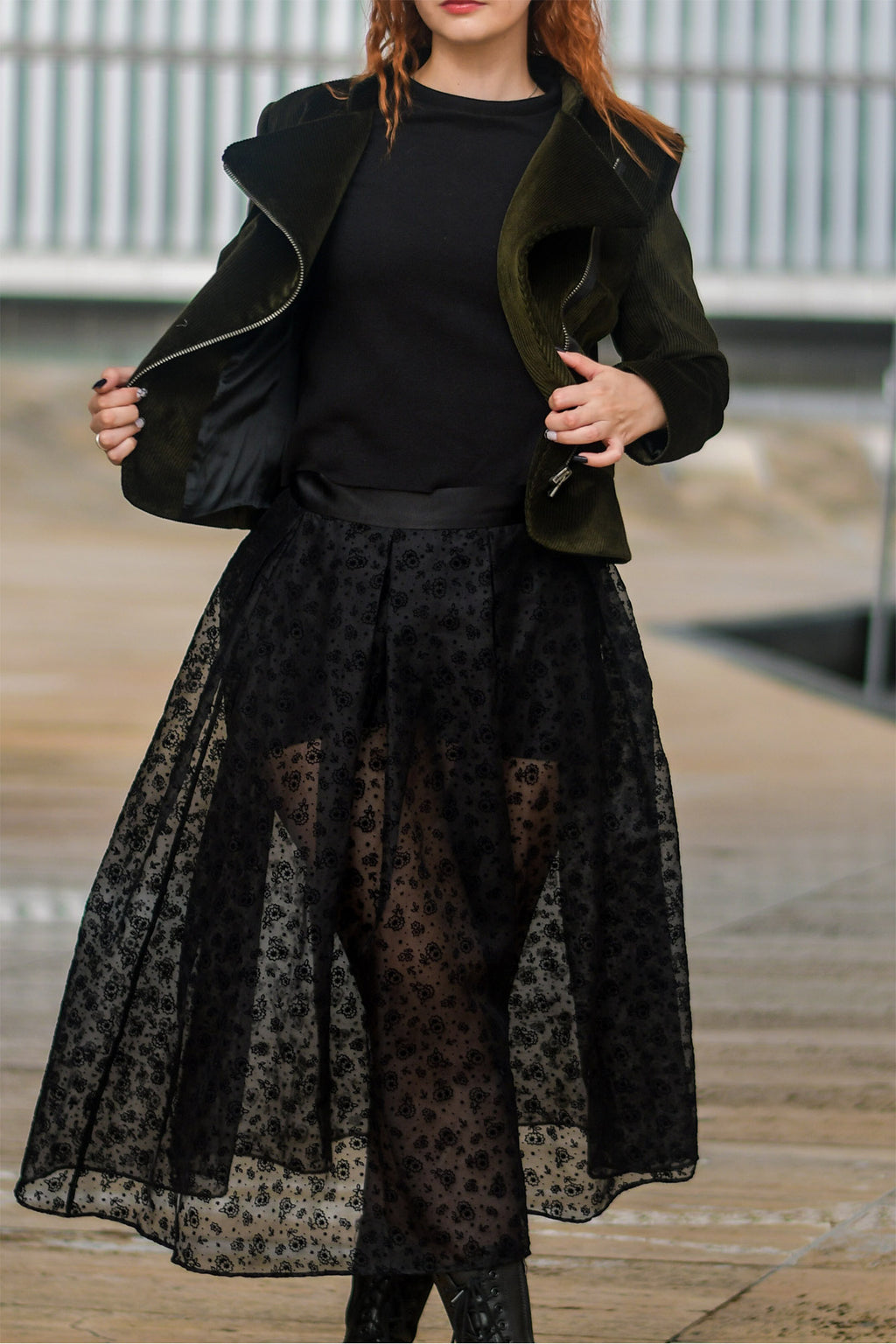 Saia Midi de Tule Bordado Preto Limited Edition